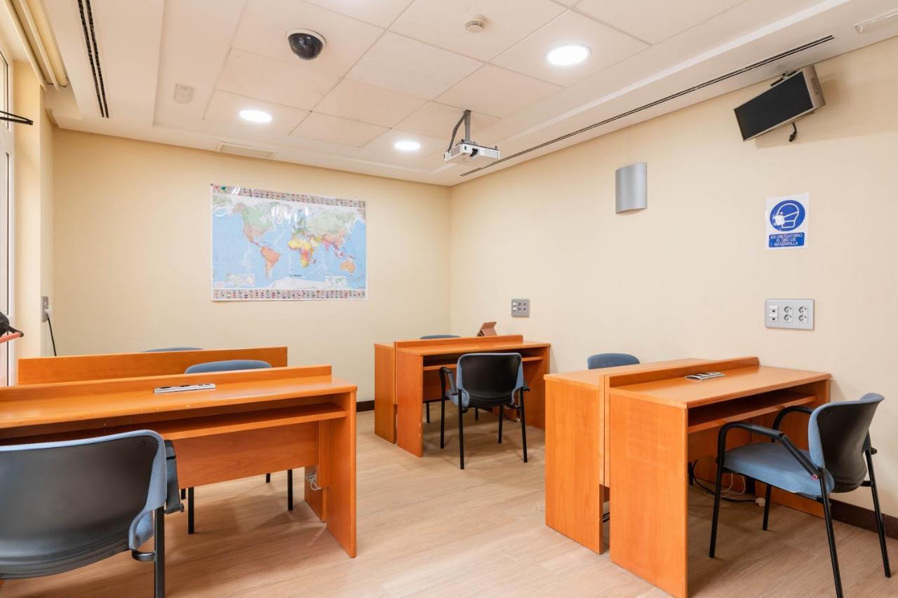 Micampus Aranjuez Student Residence ภายนอก รูปภาพ